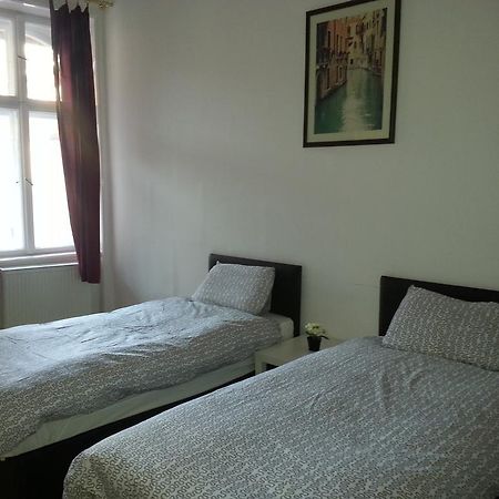 Caterina Private Rooms And Apartments Budapest Bagian luar foto