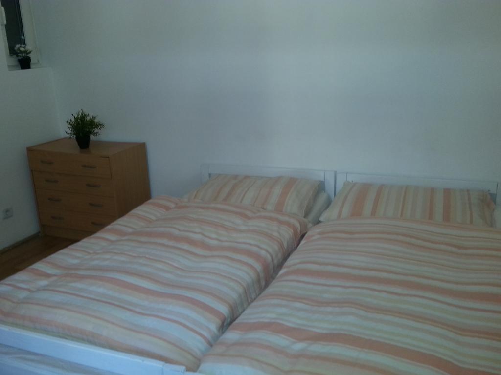 Caterina Private Rooms And Apartments Budapest Ruang foto