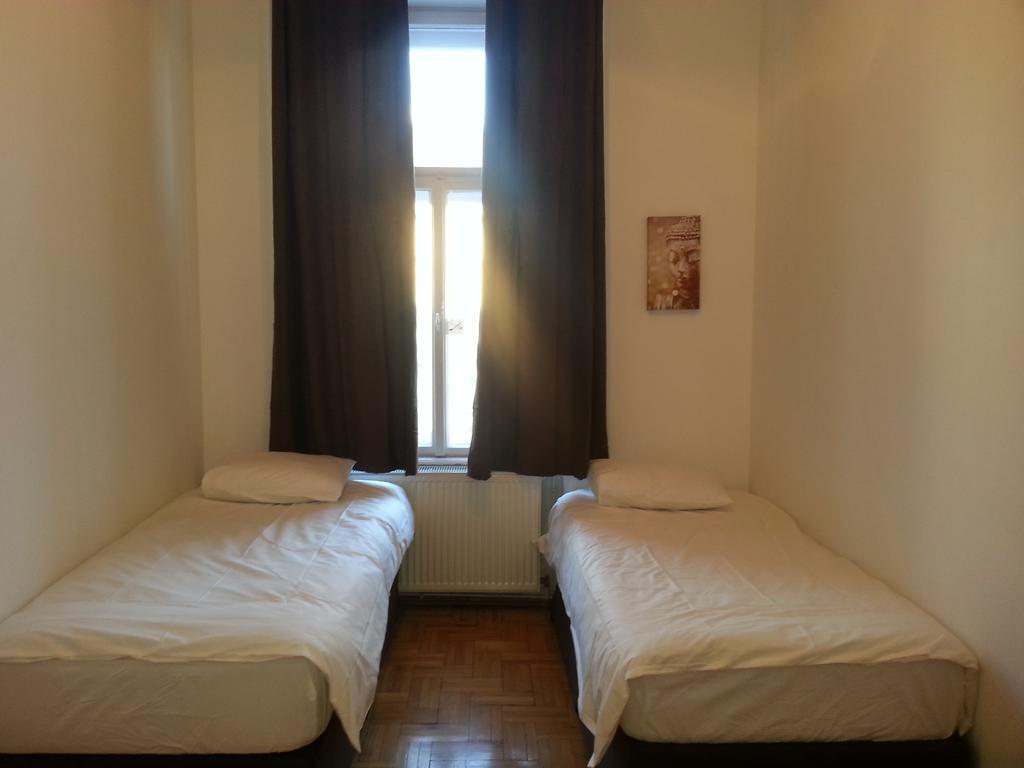 Caterina Private Rooms And Apartments Budapest Bagian luar foto