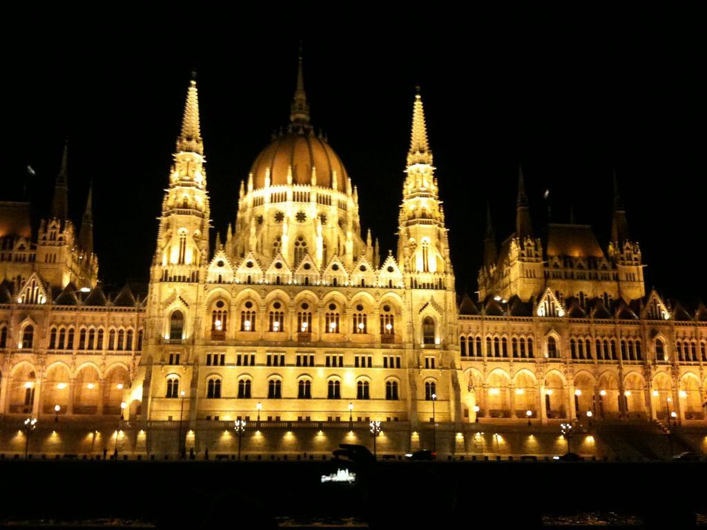 Caterina Private Rooms And Apartments Budapest Bagian luar foto
