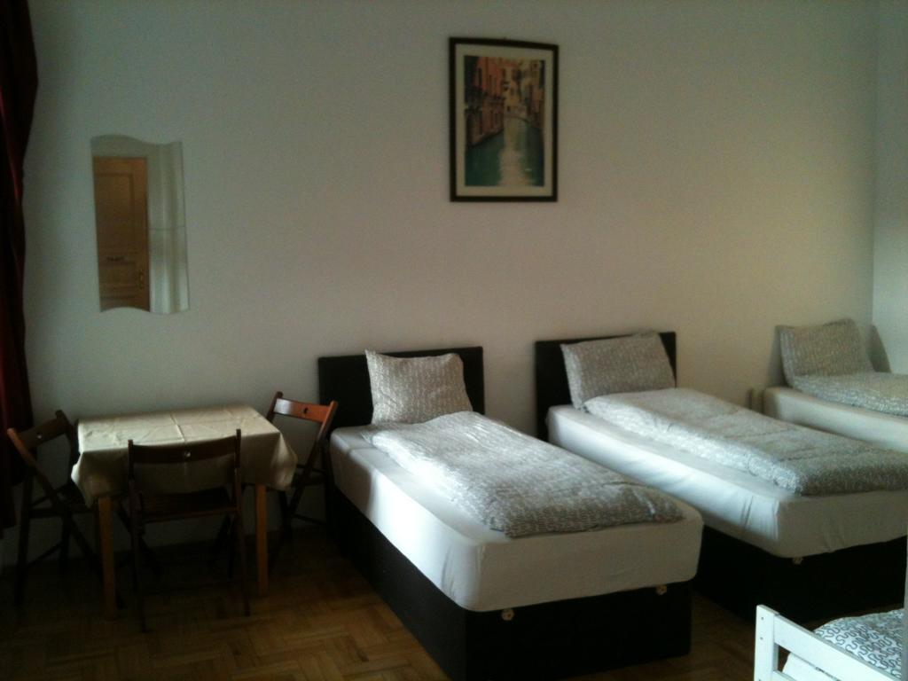 Caterina Private Rooms And Apartments Budapest Bagian luar foto