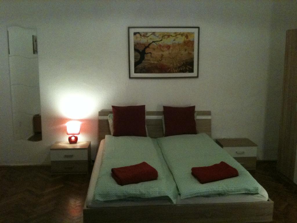 Caterina Private Rooms And Apartments Budapest Bagian luar foto